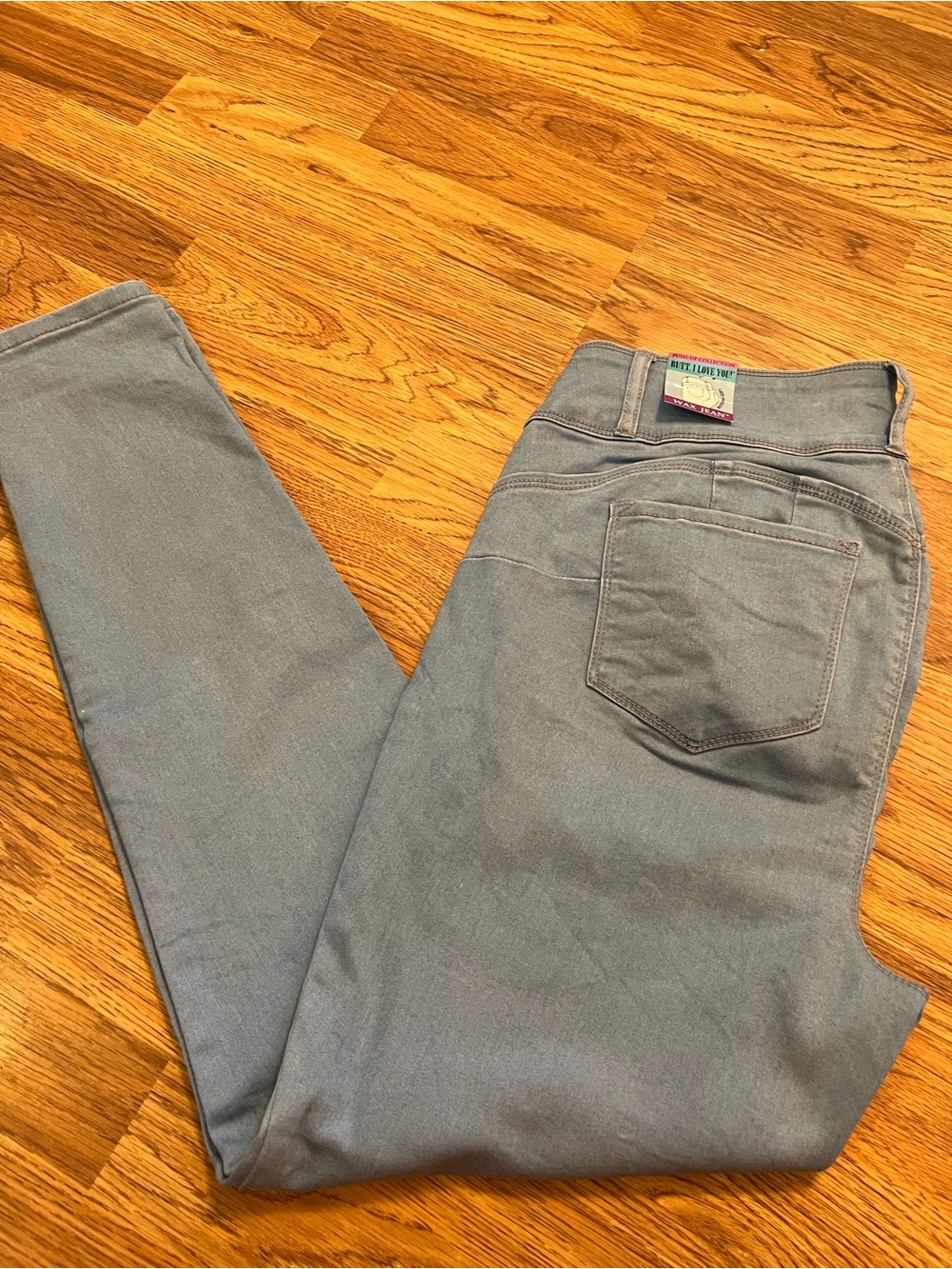 NWT Wax Jean Women's High-Rise Skinny Push Up Booty Jeans.